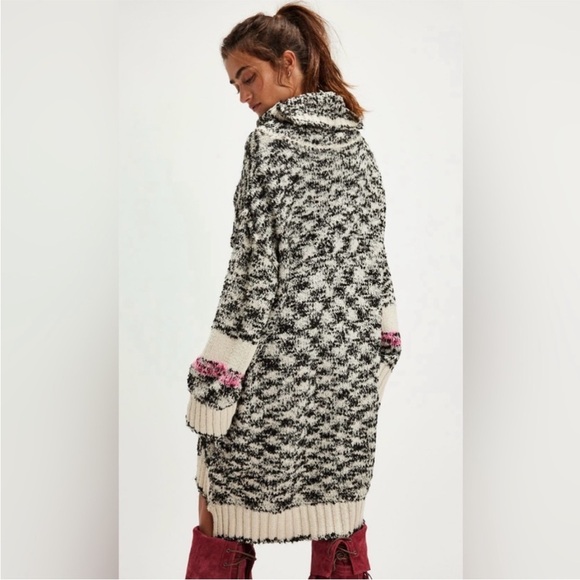 Free People Winter Storm Tunic Sweater Size Small NWT - Picture 2 of 14